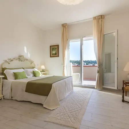 Elafi Penthouse アパート *